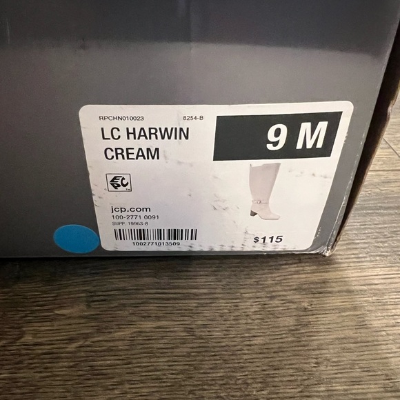 Liz Claiborne Harwin Boots Cream SZ 9M NEW - Picture 9 of 11